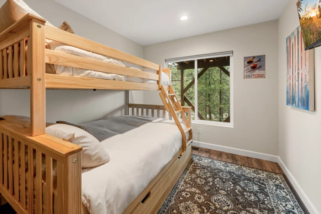 Guest Bedroom with Bunk bed: Twin over Full